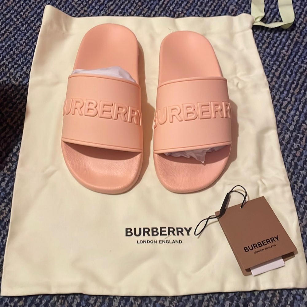 NWIB Burberry Pink Pool Slides